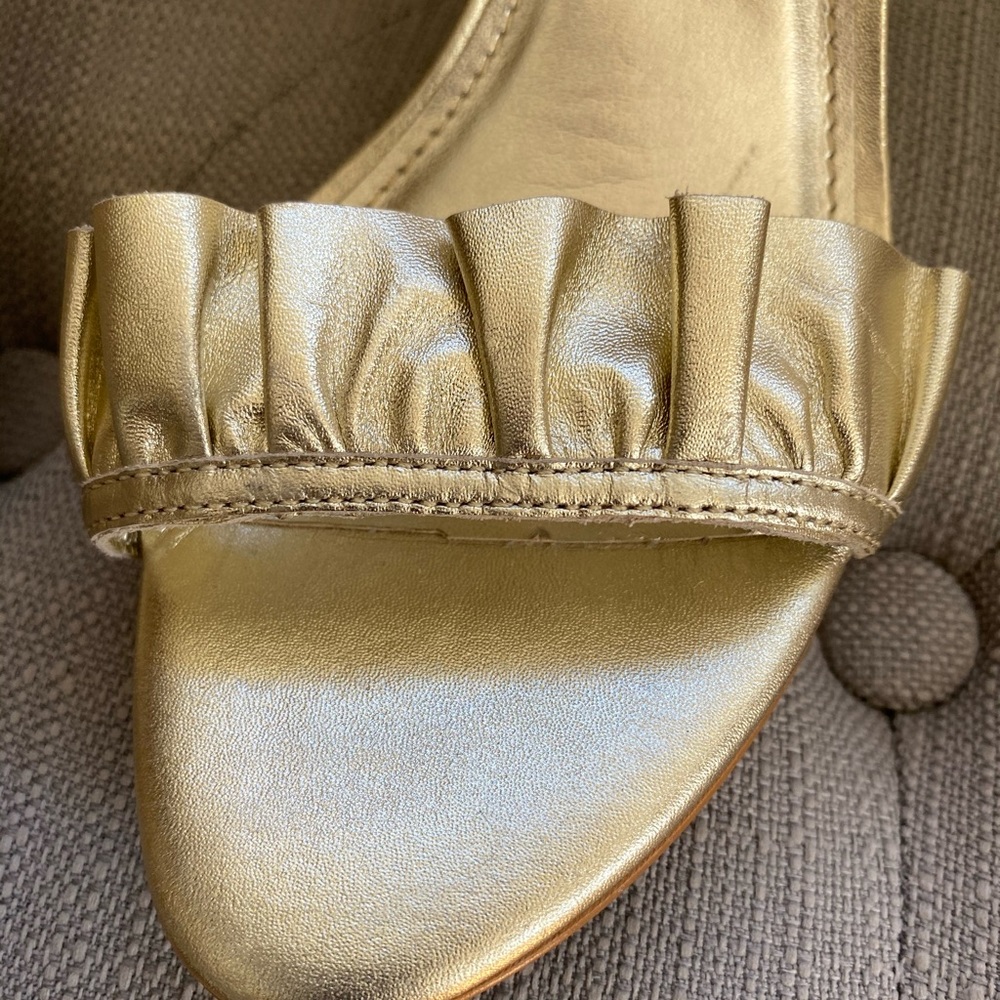 Lilly Pulitzer new gold open toe heels siz… - Picture 2 of 9